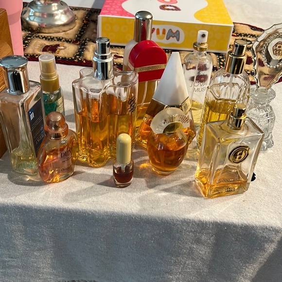 Oscar de la Renta Other - Perfume lot